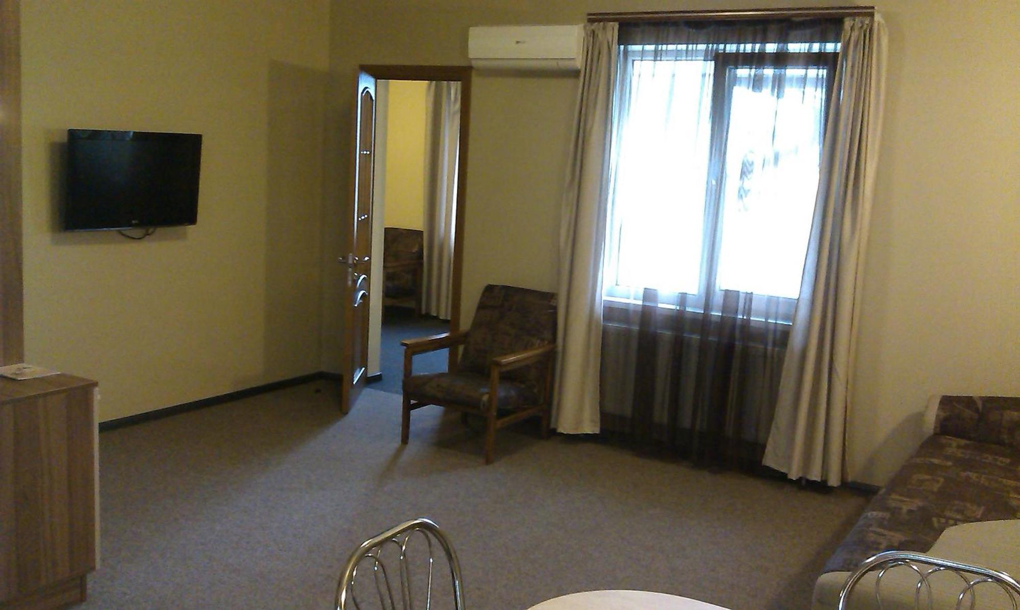 Yuzhniy Dvorik Aparthotel Odesa Exterior foto