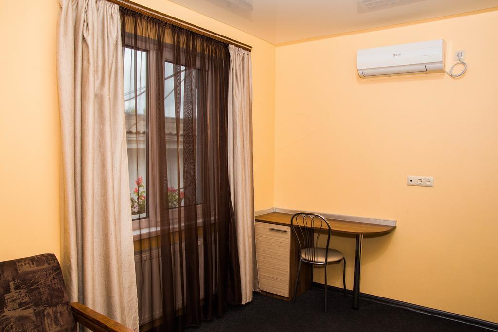 Yuzhniy Dvorik Aparthotel Odesa Exterior foto